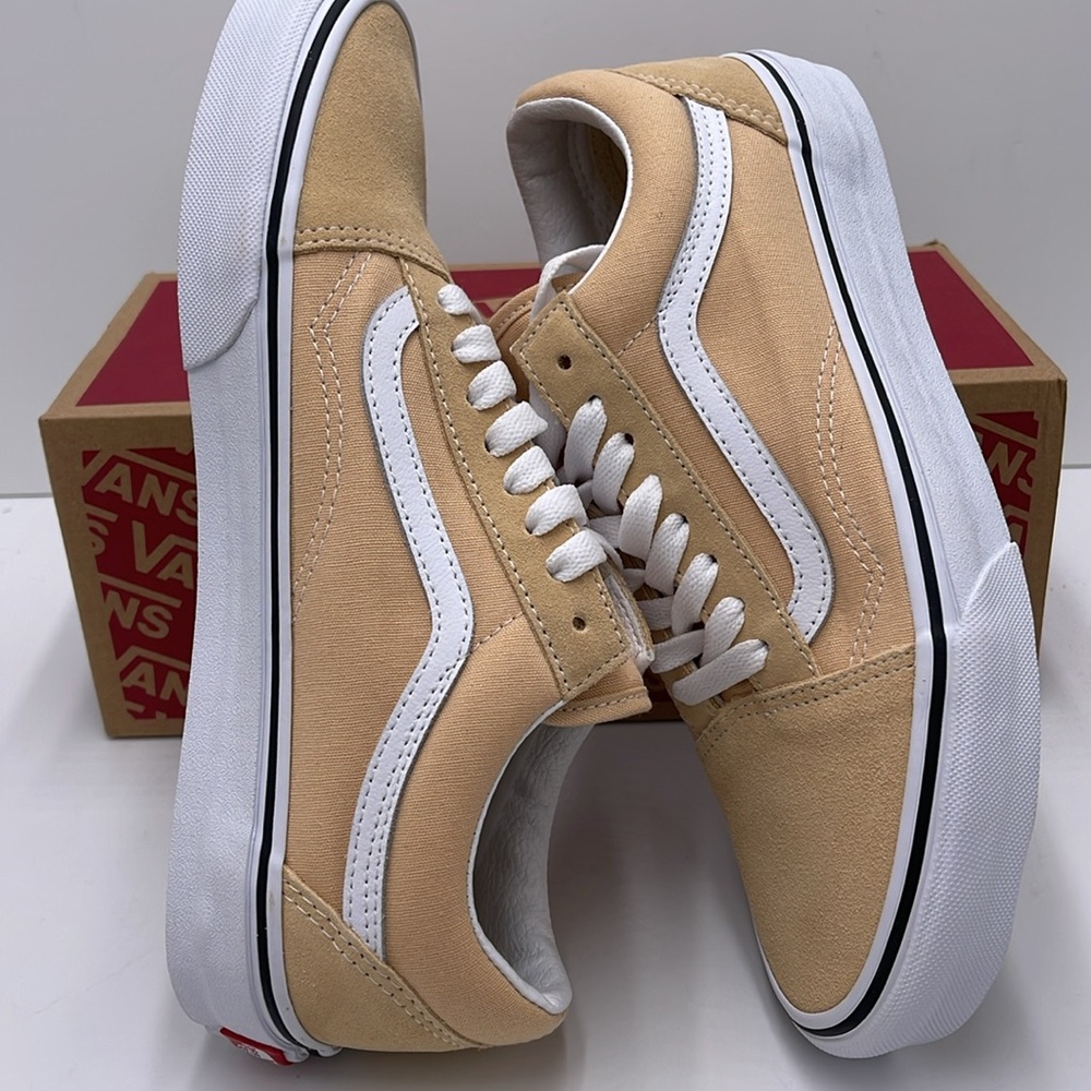 Vans WMNS Beige White Sneakers Old Skool
Color Theory Honey Peach
VN0007NTBLP - Picture 11 of 16